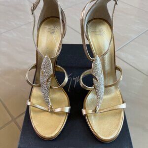 Giuseppe Zanotti Womens Gold Crystal T- Strap Leather Heels